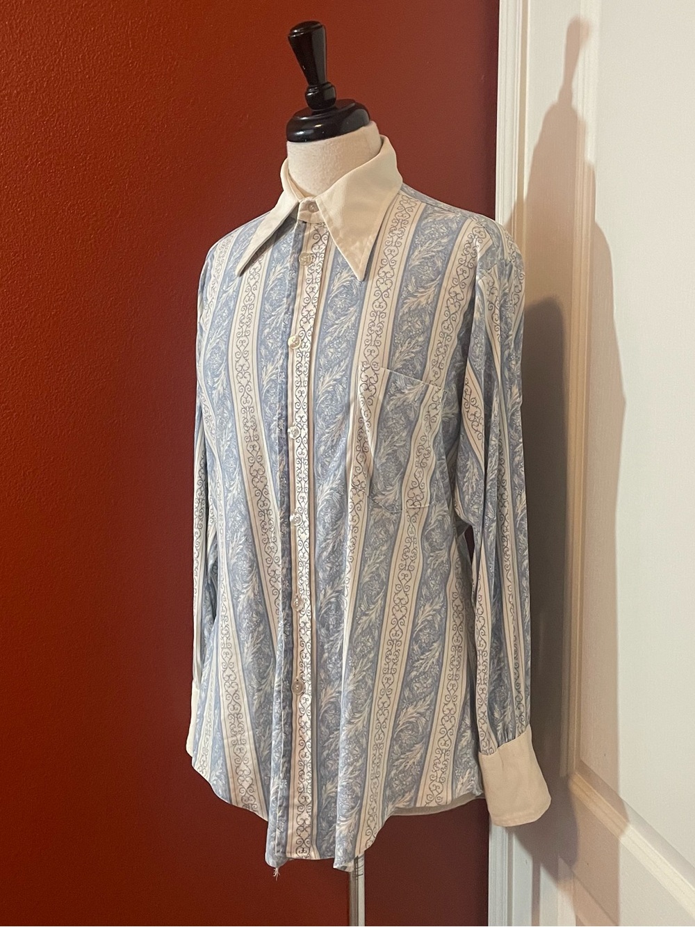 Vintage Towncraft Men’s 70’s Rococo Print Pointed Collar Disco Long Sleeve Shirt
